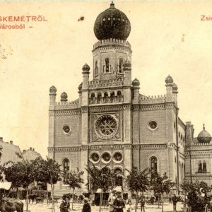 Az 1868-ban átadott kecskeméti zsinagóga 1911-ben (Forrás: MZSL)

